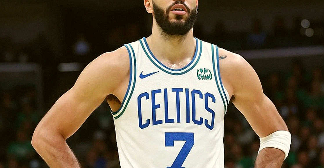 Cổ tay Marcus Smart và lỗ hổng hai lớp của Houston ở vị trí dẫn bóng